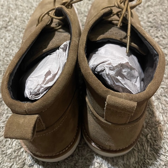 Rockport, brown, lightweight and shock absorbing. One worn once - Picture 9 of 12